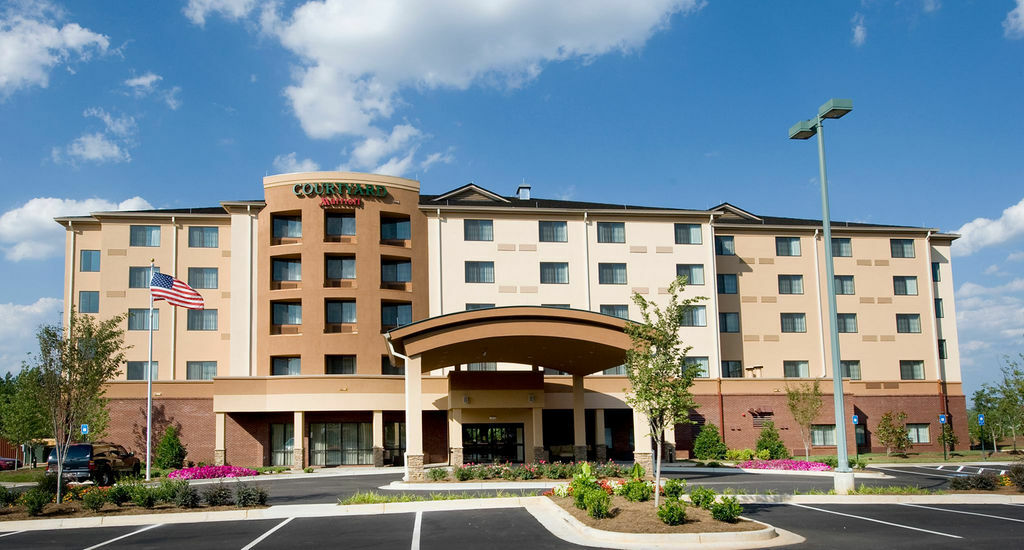 Готель Courtyard By Marriott Atlanta Buford Mall Of Georgia Екстер'єр фото